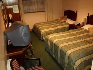 Отель Bridge Hotel Арклоу Двухместный номер с 2 отдельными кроватями и ванной комнатой-3